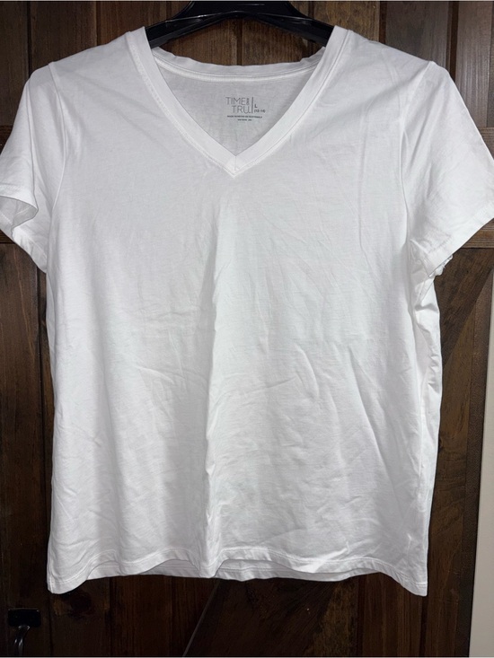 Time and Tru Tops - NWOT Time and Tru White V-Neck Short Sleeve Tee